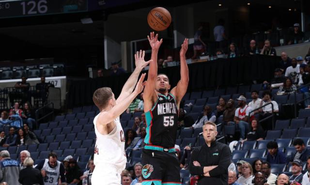 开云-比肩绿军雄鹿！灰熊轰29记三分追平NBA历史纪录